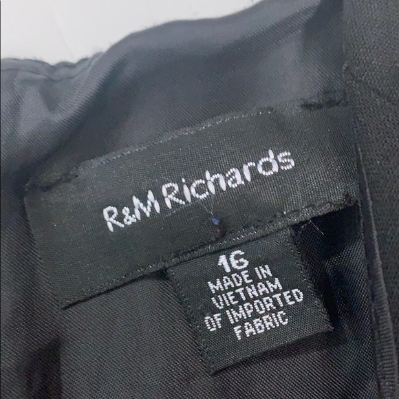 Stunning R&M Richards Black Pleated Swing Dress - Picture 5 of 6